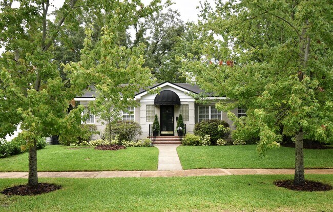 Building Photo - 4253 Roma Blvd Rental