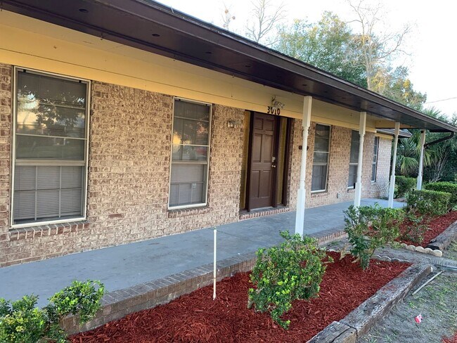 Photo - Charming 4-bedroom, 2-bath home in Colonial Park