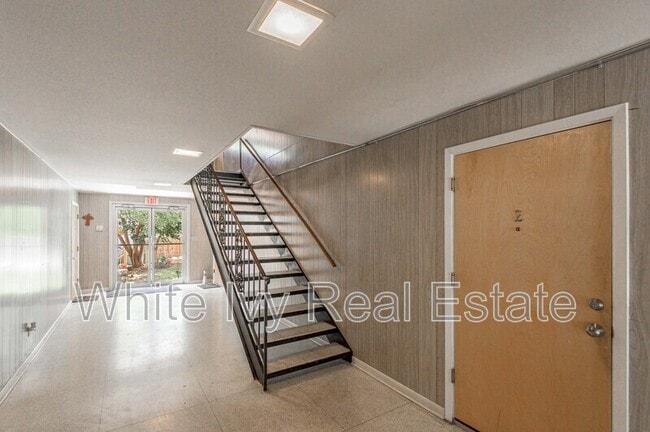 Photo - 818 University Ave Unit 7