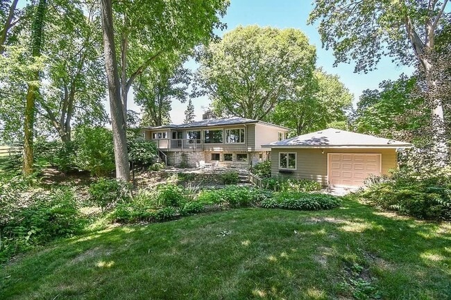 Photo - Basement Apartment ... ALL UTILITIES INCLU...