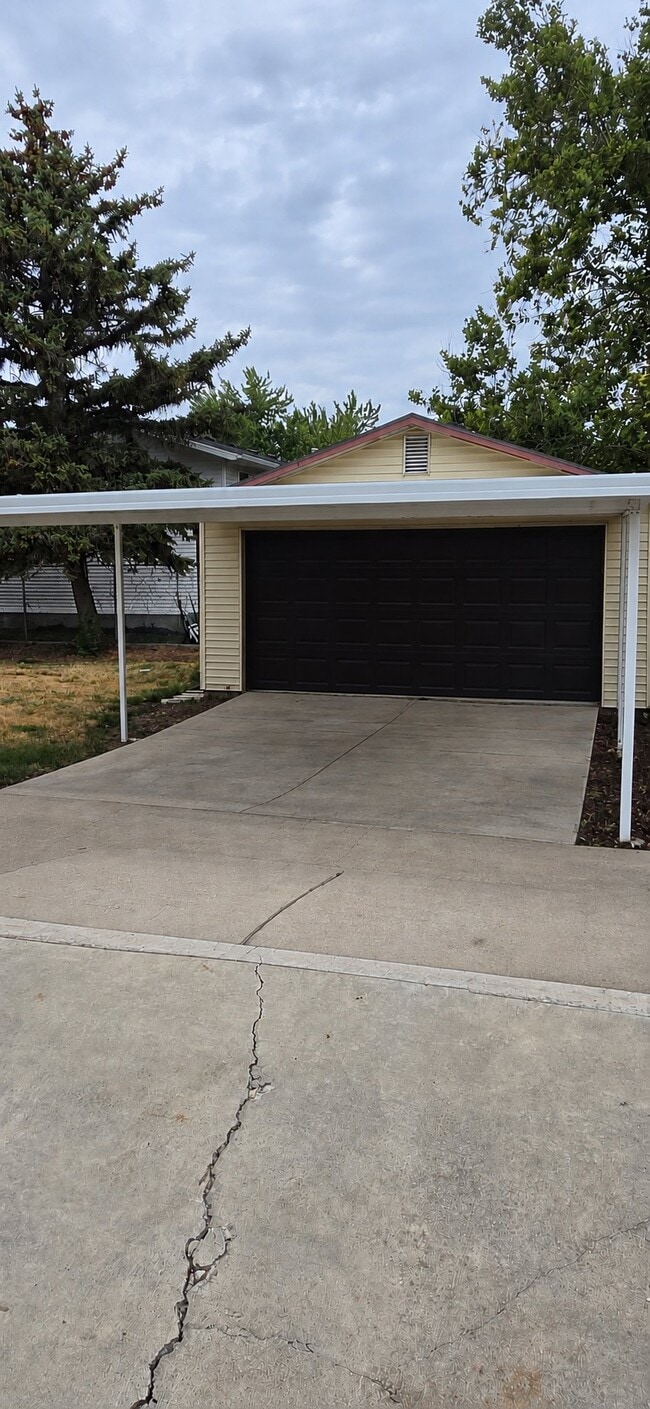 Photo - 386 W 1125 N