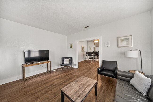 Photo - 2510 Rosewood St