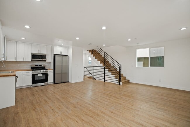 Photo - 4322 Rosewood Ave Unidad 4322 1/2