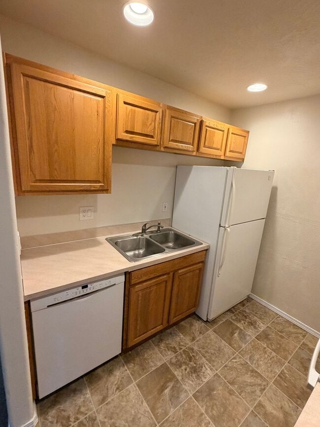Photo - Large Three Bedroom Duplex in Keizer Unit 1246