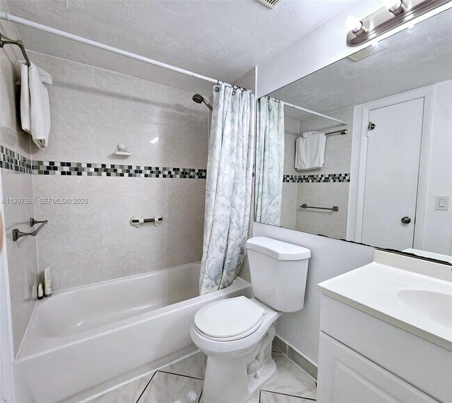 Photo - 8701 SW 141st St Unidad B8