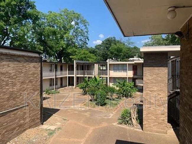 Photo - 151 N Belvedere Blvd Unit 10