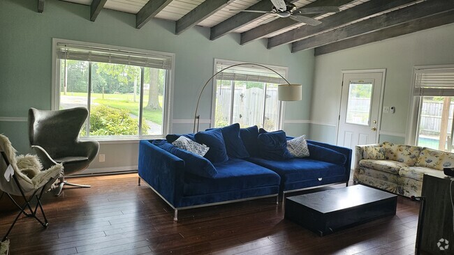 Building Photo - 36898 Bushwood Wharf Rd Rental