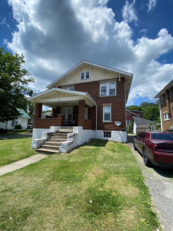 Photo - 916 College Ave