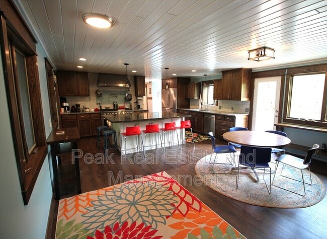 Photo - 8111 Bailey Dr SE