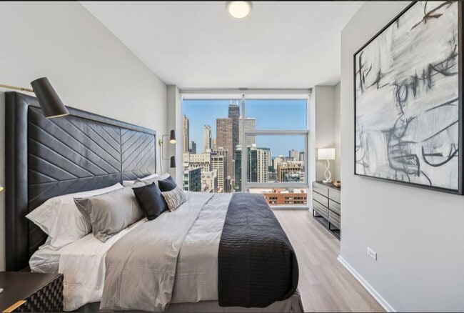 Photo - 198 E Illinois St