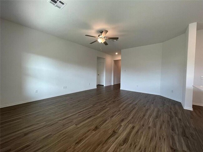 Photo - 103 Ulmus St