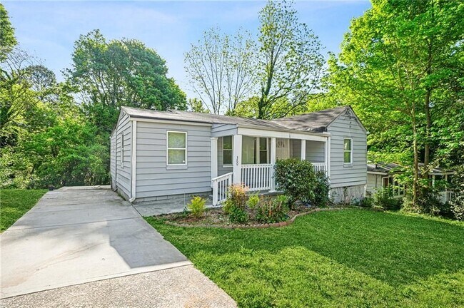 Photo - 360 Betsy Ave SW