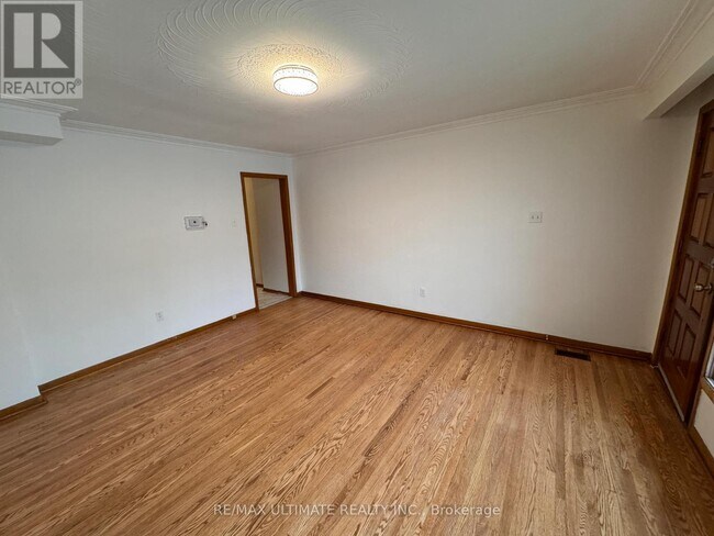 Photo - 182 St Clarens Ave