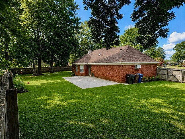 Photo - 3211 Shadow Green Ln