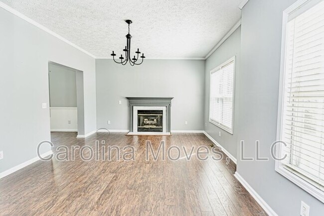 Photo - 6 Tryon Ave