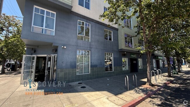 Building Photo - Stylish Uptown Condo in Prime Location Unit 408