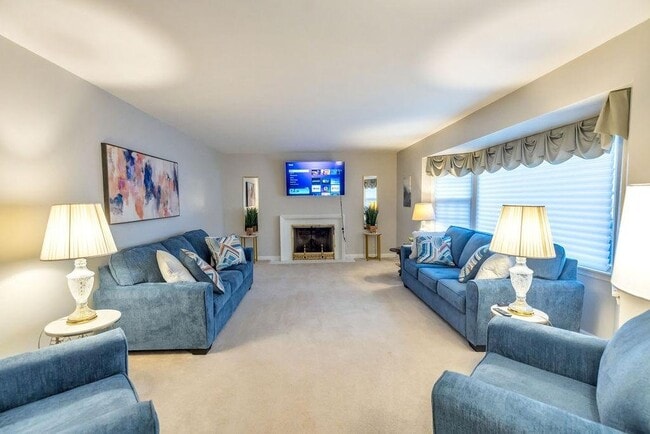 Photo - 10 Eastmoreland Pl