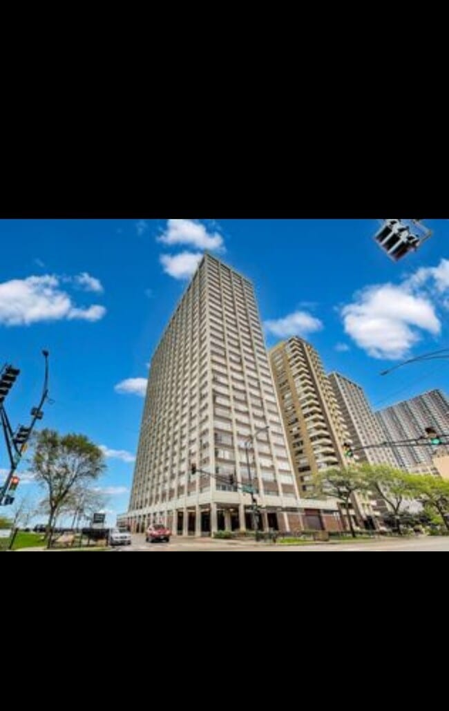 Building Photo - 6171 N Sheridan Rd Unit 1508 Rental