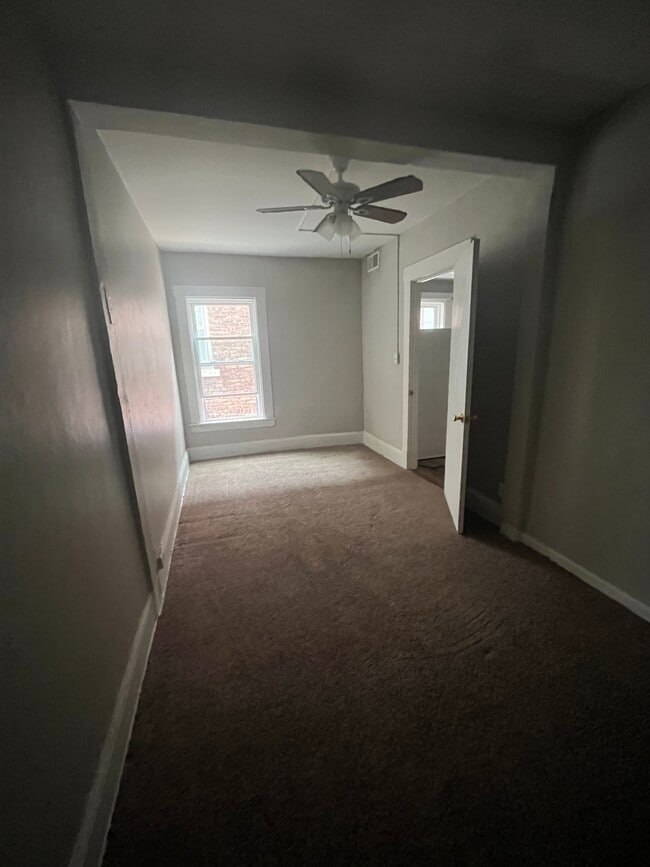 Nice sized bedroom! - 2004 E 125th St