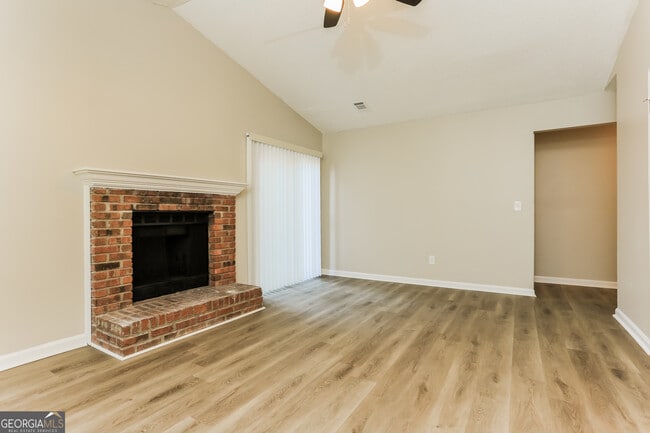 Photo - 1061 Brandon Hill Way