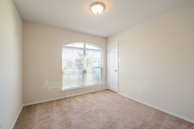 Photo - 129 Plata Ln