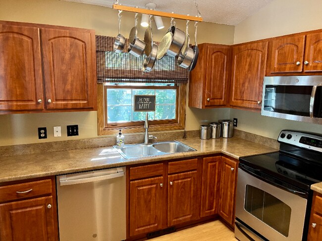 Photo - 17604 Lorence Way