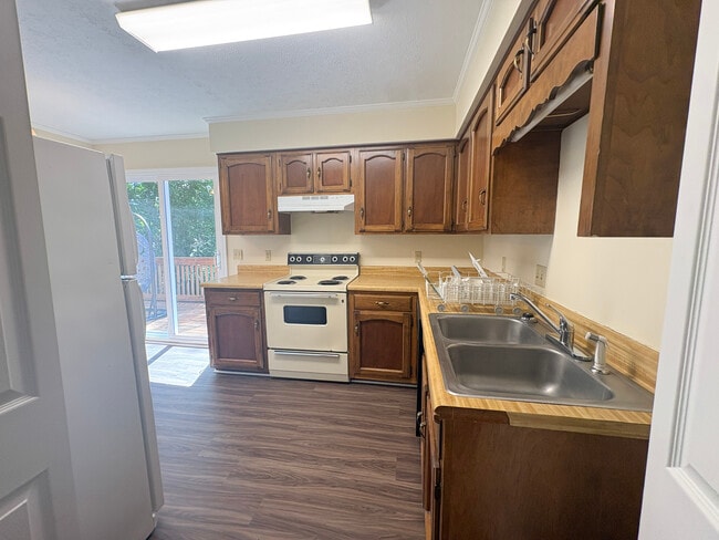 Photo - 1348 Woodland Ave