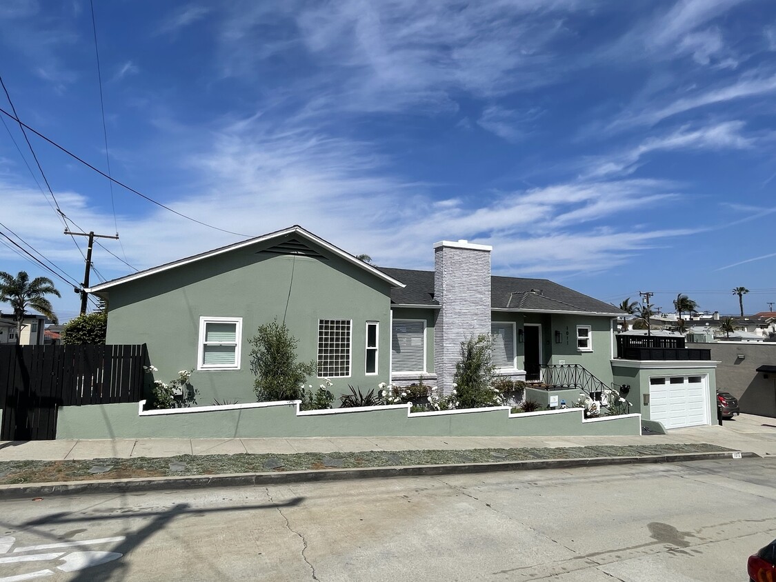Photo - 1011 Owosso Ave (Hermosa Beach, CA)