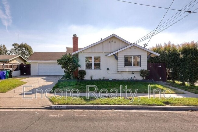 Building Photo - 6135 Chadwick Ave