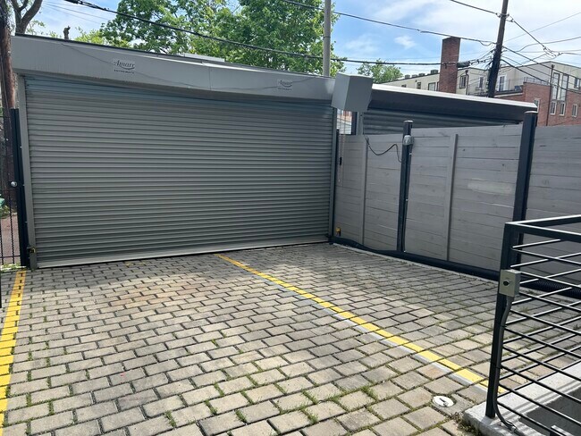 Photo - 818 Kennedy St NW Unit 9