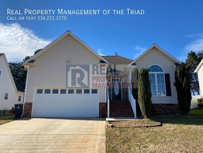 Photo - 120 Sedge Meadow Dr House