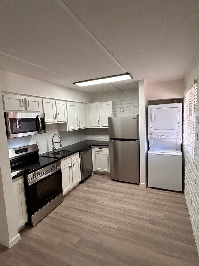 Photo - Mountain Plaza Apartments