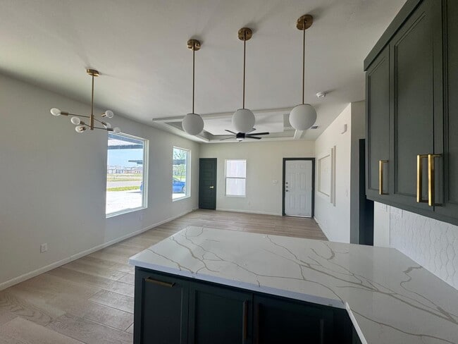 Photo - 2111 Dragonfly St