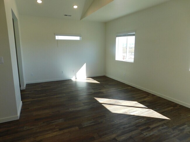 Photo - Within Walking Distance to Community Hospital