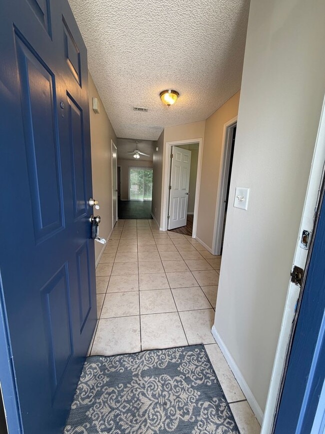 Photo - 101 Talbot Ct Unit 1