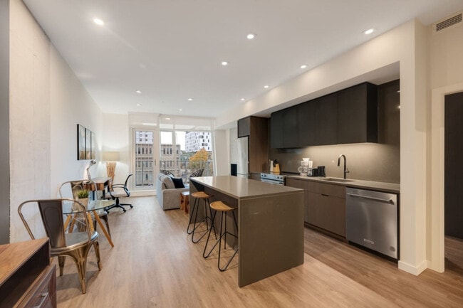 Photo - 952 Johnson St Unit ID1223064P