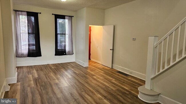Photo - 2519 N Lawrence St