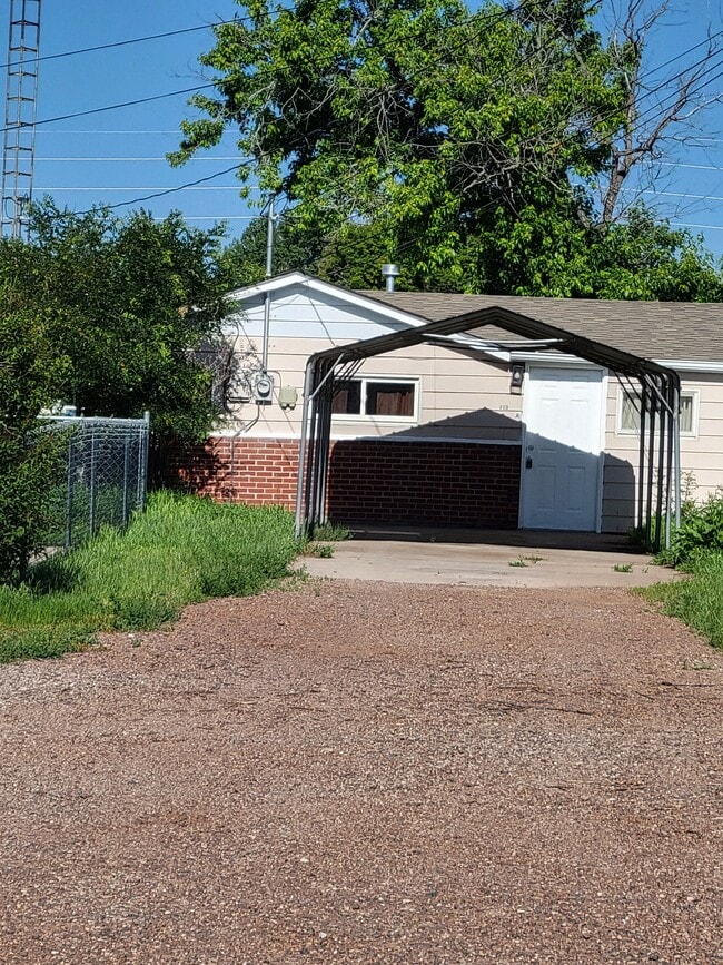 Building Photo - 300 Avenue C1