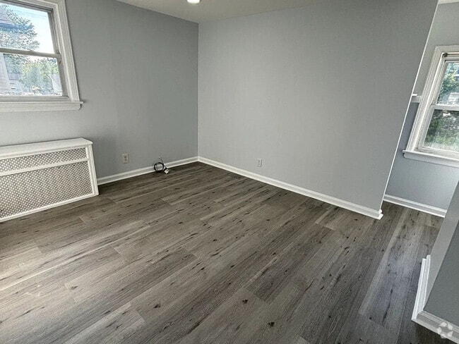 Building Photo - 87 E 2nd St Rental