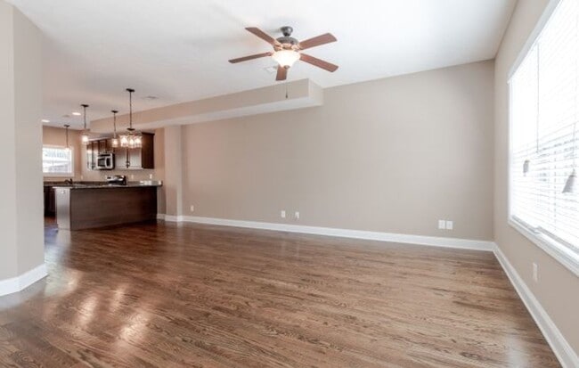 Photo - 123 W Washington St
