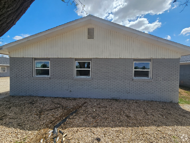 Building Photo - 1726 E Dartmouth St Unit A Rental