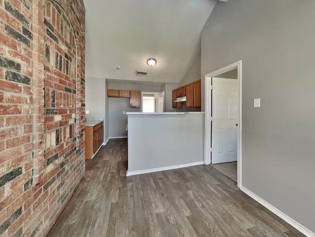 Photo - 3014 Pepperidge Dr E