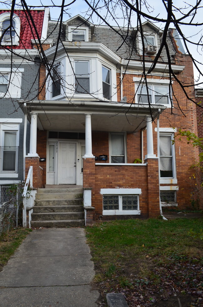 Brookfield Avenue - Brookfield Avenue House