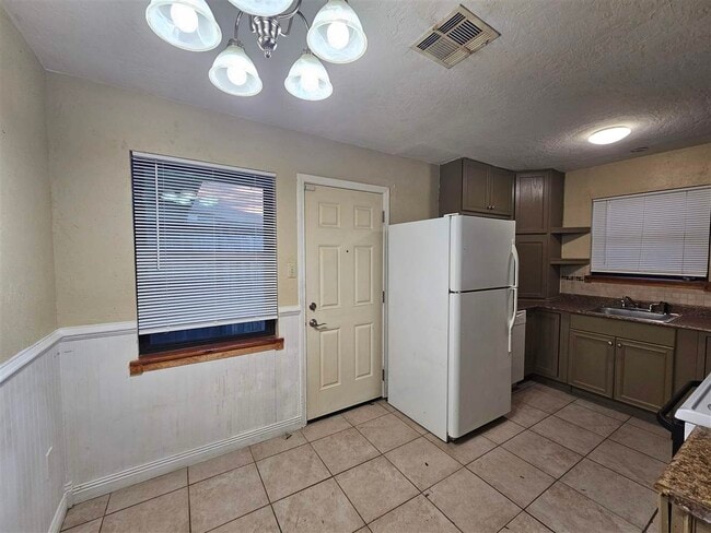 Photo - 909 NE Tortoise Dr