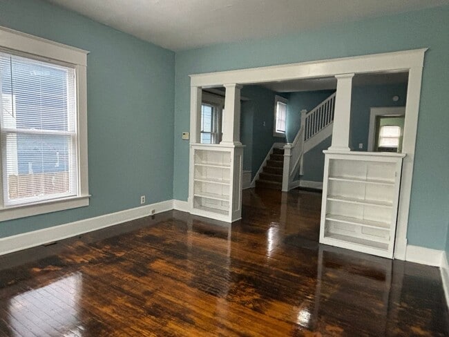 Photo - AVAILABLE NOW! Charming 3-Bed, 1-Bath Historic Duplex in Indianapolis! Unit 554