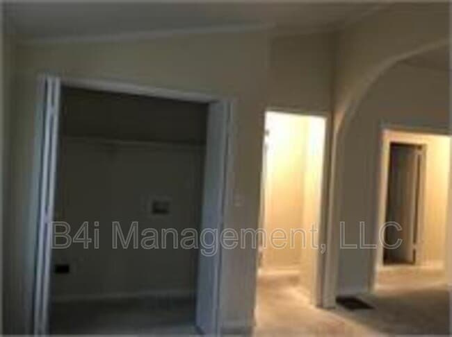 Photo - 3160 McKenzie Rd