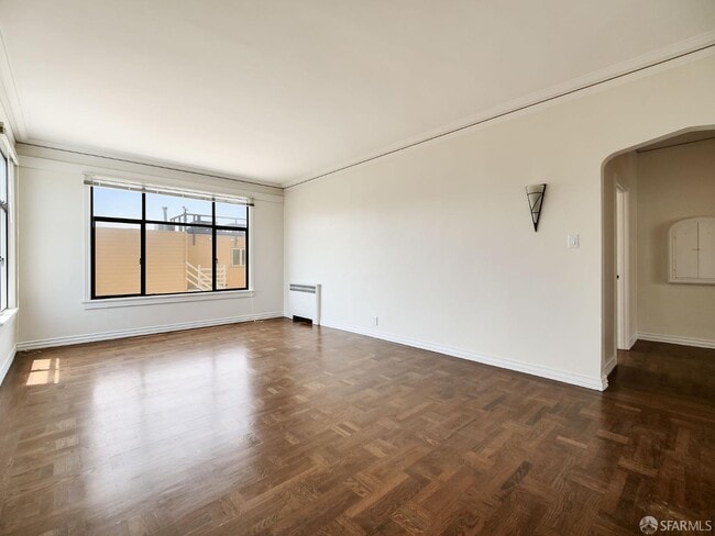 Photo - 3757 Webster St