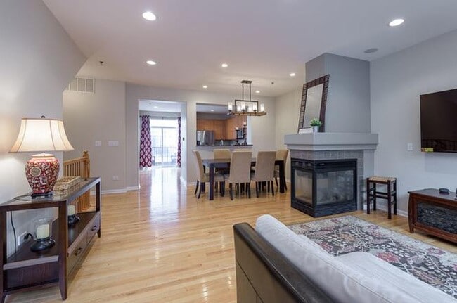 Photo - 4656 N Lamon Ave
