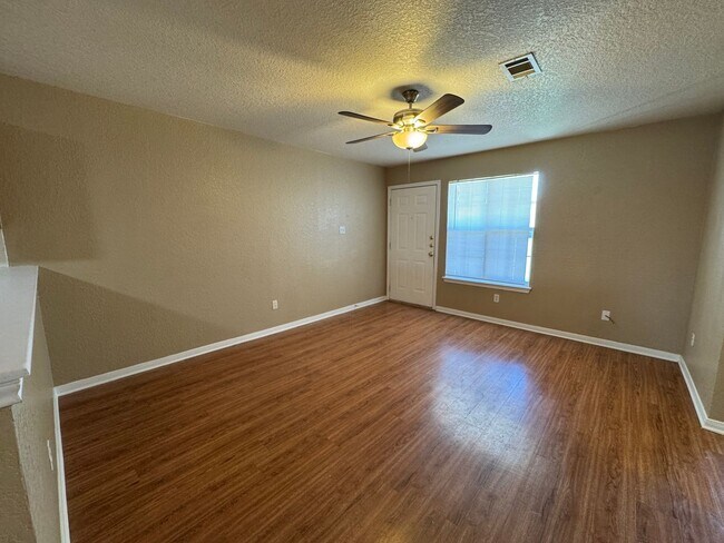 Photo - 1403 Dugger Cir Unidad A