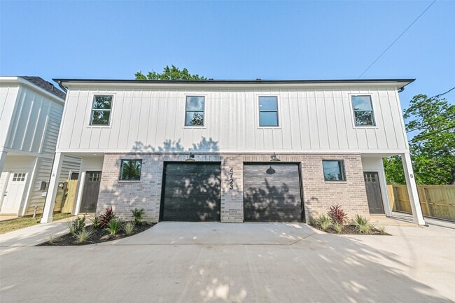 Building Photo - 4721 Mallow St Unit A Rental
